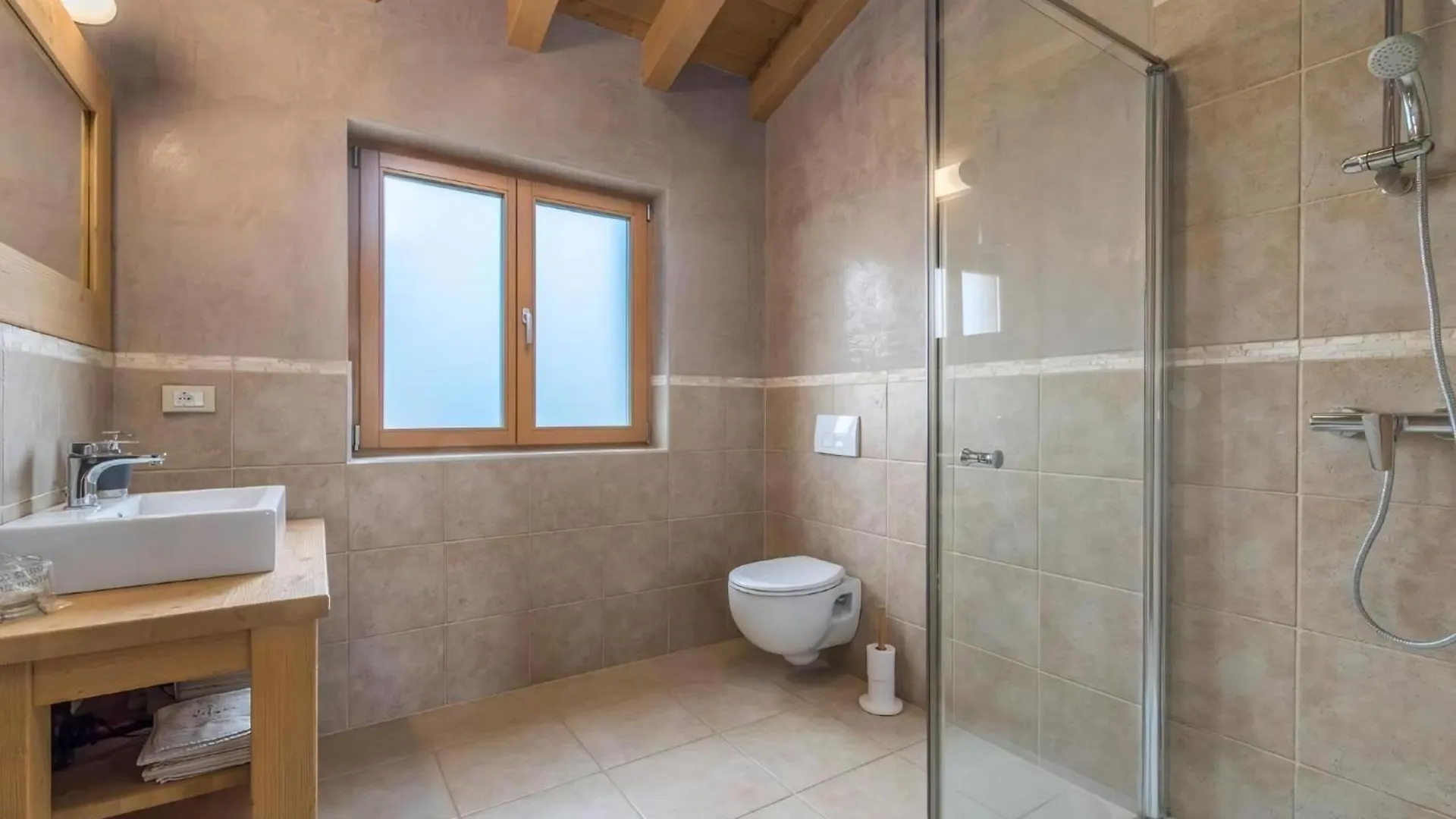 Casa de Férias Gemuetliches Ferienhaus In Juršići